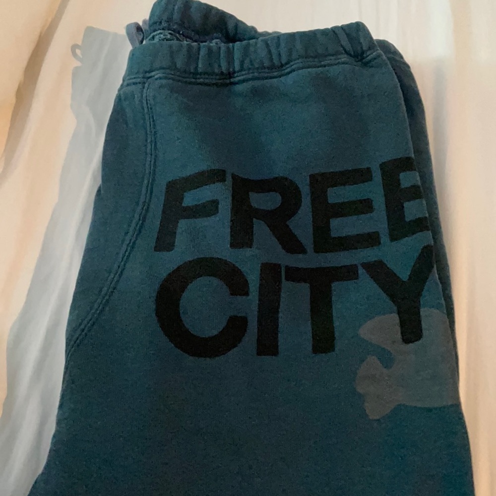Cropped sweatpants.